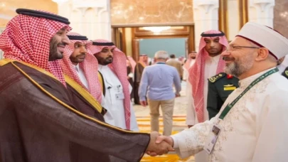 Başkan Erbaş, İslam dünyası Hac Heyetleri Başkan ve Bakanları ile bayramlaştı