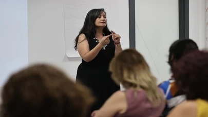 Başkan Mutlu, Uluslararası Gönüllü Eğitimciler Konferansı’nda konuştu  “Dezavantajlı mahallelerde 'Buradayız’ demek istiyoruz”