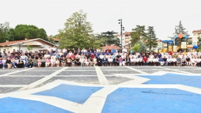 Başkan Özel belediye personeliyle bayramlaştı