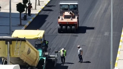 Başkan Tugay’ın 180 günlük Hızlı Eylem Planı işliyor İZBETON ekipleri dört koldan sahada