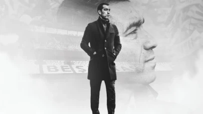 Beşiktaş'ın teknik direktörü Giovanni van Bronckhorst, İstanbul'da: Bu kulübün hak ettiği başarıları elde etmesi için heyecan duyuyorum