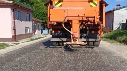 Bilecik’te sıcaktan asfalt eridi