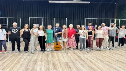 ‘Bizim Nazım’ perdelerini açıyor