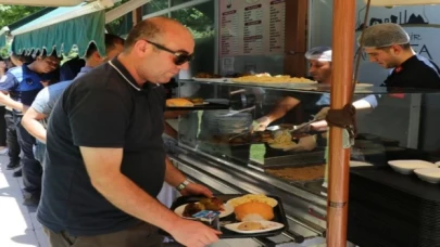 Bu tesiste yemek bedava! 40 liraya 4 çeşit yemek