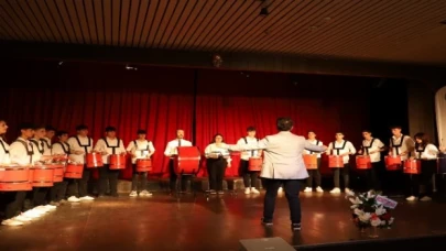 Bursa Tophane MTAL öğrencilerinden el yapımı enstrümanlarla konser