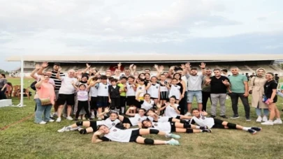 Büyükşehir’den mini voleybol şenliği