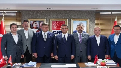 CHP Genel Başkanı Özgür Özel İzmir’e geldi