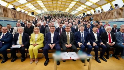 CHP Genel Başkanı Özgür Özel ve İBB Başkanı Ekrem İmamoğlu, 'Yurt Dışı Örgütlenme İkinci Yüzyıl Vizyonu Çalıştayı’nda konuştu