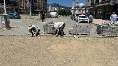 Edremit Belediyesi, Kadıköy Mahallesi’nde yolları düzenliyor