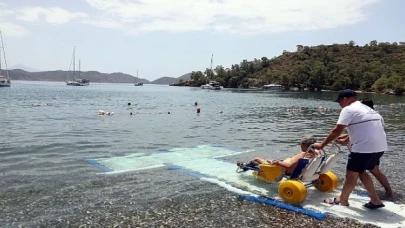 Engelsiz Plajlarda Deniz Keyfi