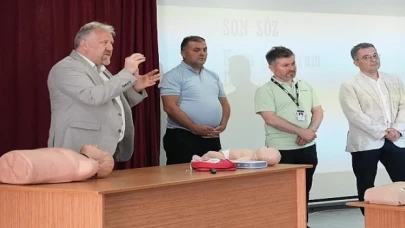 Gaziosmanpaşa Hastanesi’nden Belediye Çalışanlarına 'Heimlich Manevrası Eğitimi’