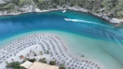 Halk plajları tatilcilerin uğrak yeri oldu