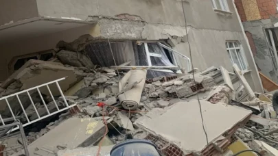 İBB ekipleri çöken binadaki çalışmalarını tamamladı