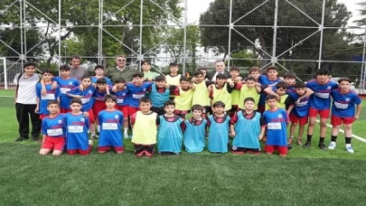 İBB, geçtiğimiz yıllarda profesyonel bir futbol kulübü tarafından kiralanan Balat Spor Tesisini yenileyerek amatör spor kulüplerinin kullanımına açtı