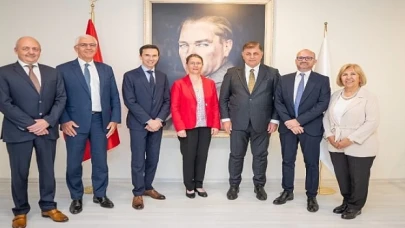 İzmir Büyükşehir Belediye Başkanı Dr. Cemil Tugay İzmir birçok başarıya imza atacak