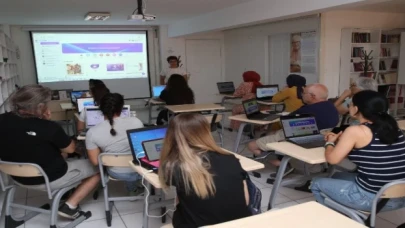 İzmir Çiğli’de kadınlara dijital okuryazarlık desteği