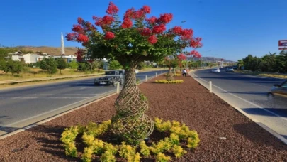 İzmir Güzelbahçe’nin ‘Oyaları’ çiçeklendi