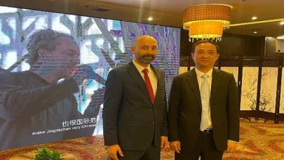 İznik Belediyesi’nin kardeş şehri olan Çin’in seramik şehri Jingdezhen ile İznik’in seramik kardeşliği Çin Devlet Televizyonu ve Çin basınında geniş yer buluyor