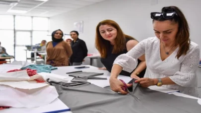 Kadınlar üretiyor, çocuklar seviniyor