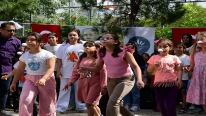 Karabağlar’da “Neşeli Sokaklar Mutlu Çocuklar Şenlikleri” başlıyor!