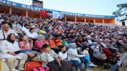 ”Keşanlı Ali Destanı” Derince’de izleyicileriyle buluştu