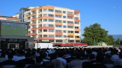 Kocaeli Kent Meydanı’nda çifte coşku