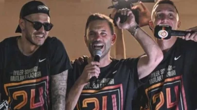 Küfürlü şarkıya eşlik eden Okan Buruk özür diledi