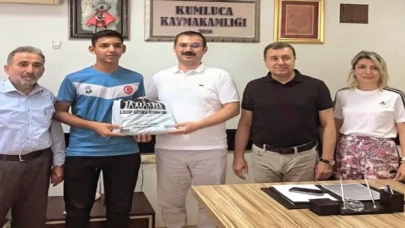 Kumluca’da Kaymakam Erdemir başarılı öğrencileri ödüllendirdi