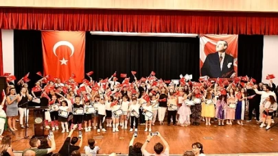 Malkara Belediye Akademisi, yıl boyunca başarılarla dolu bir dönemi muhteşem bir yıl sonu programıyla taçlandırdı