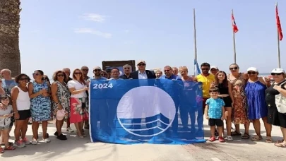 Menderes’te Mavi Bayraklar Dalgalanıyor