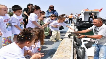 Mersin’de miniklere deniz temizliğinin önemi anlatıldı