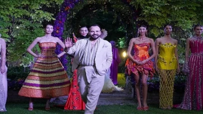 Murat Acar’dan tarihi köşkün bahçesinde 10. Yıl Defilesi