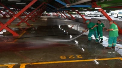 Osmangazi’de kurban kesim yerlerinde gün boyu temizlik