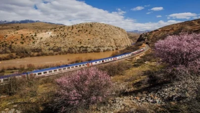 Turistik Tatvan treni sefere çıkıyor