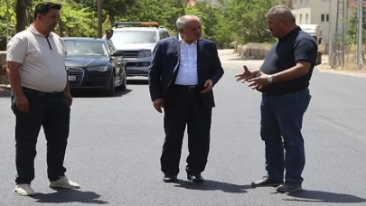 Yahyalı Belediyesi ilçe merkezinde devam ettirdiği asfaltlama çalışmalarının son durağı Gazibeyli Mahallesi Bektaşlı Sokak oldu