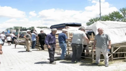 Yenişehir Kurban Pazarı’nda arife günü hareketliliği