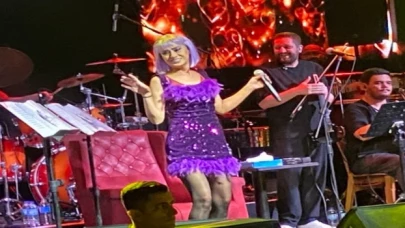 Yıldız Tilbe, Bursa’da sevenlerini coşturdu