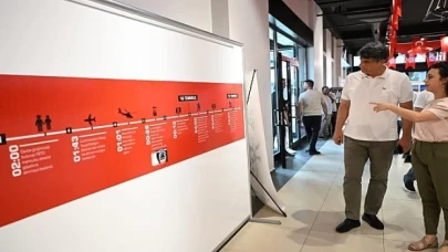 15 Temmuz Demokrasi ve Milli Birlik Günü münasebetiyle Kartepe Sanat Evi’nde “Zamanı Durduran Gece 15 Temmuz Fotoğraf Sergisi” ziyarete açıldı