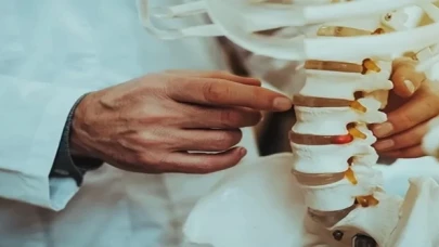 Aşırı alkol ve sigara kemikleri eritiyor