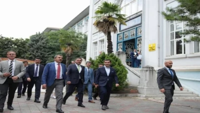 Bakan Tekin’den İstanbul’da tarihi okullarda inceleme