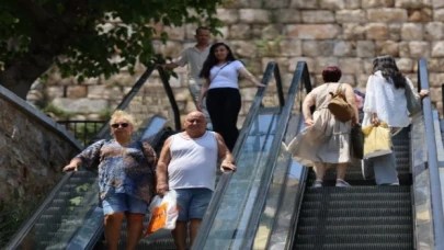 Bursa Balibey Han’da yürüyen merdivenler yeniden faal