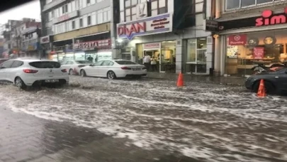 Bursa’da cadde ve sokaklar göle döndü