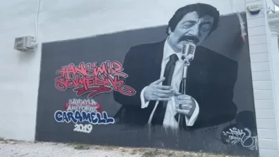 Bursa’da Müslüm Gürses sevgisi duvara yansıdı