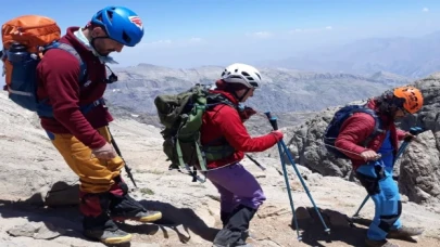 Cilo Reşko Dağı zirve tırmanışı başarı ile tamamlandı
