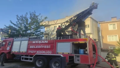 Edirne Keşan’da apartman çatısında yangın