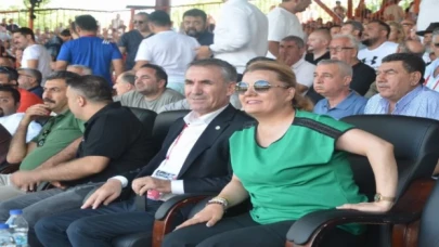 Edirne Kırkpınar’da Kocaelili pehlivanlara tebrik