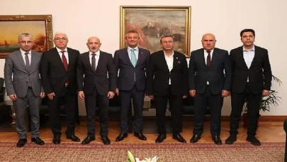 Ekinözü Belediye Başkanı Harun Vicdan, CHP Genel Başkanı Özür Özel ile Ankara’da önemli bir görüşme gerçekleştirdi