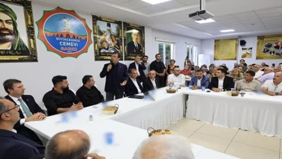 Ekrem İmamoğlu, Büyükçekmece Cemevi’nde Alevi vatandaşların Muharrem matemi lokmasına ortak oldu