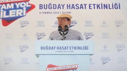 Ekrem İmamoğlu, İstanbul’un iklim ve toprak şartlarına uyumlu yerli buğdayların deneme hasadını, Silivrili çiftçi Ercan Tarladaçalışır ile birlikte yaptı