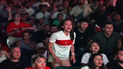 Futbol tutkusu İzmir’i sardı